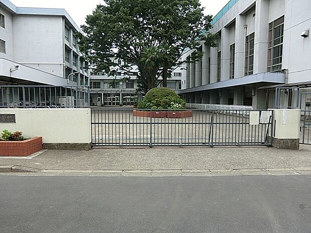 中学校 1358m 練馬区立関中学校