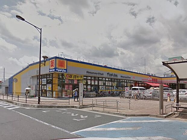 ドラッグストア 400m ドラッグストア マツモトキヨシ 梅郷駅前店