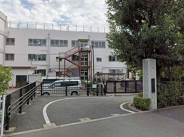 小学校 880m 練馬区立石神井東小学校