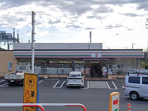 コンビニ 147m セブン‐イレブン 岩槻本丸店