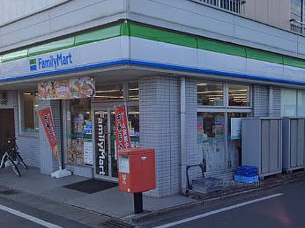 コンビニ 778m ファミリーマート 春日部一ノ割店