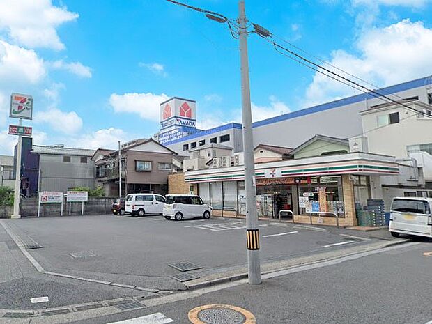 コンビニ 400m セブン-イレブン 川口青木3丁目店