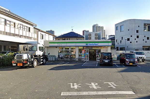コンビニ 400m ファミリーマート 下落合二丁目店