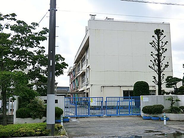 小学校 2200m 越谷市立川柳小学校