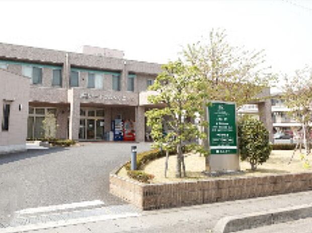病院 500m 医療法人社団 仁心会 越谷ハートフルクリニック