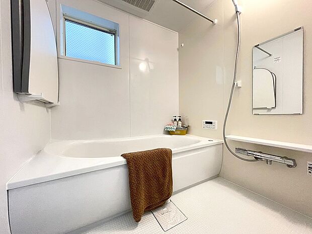 浴室乾燥機が標準装備で、湿気やカビを抑えて掃除の負担も軽減