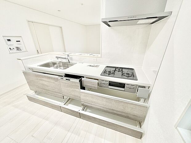 使いやすさを優先したスライド式収納タイプ！