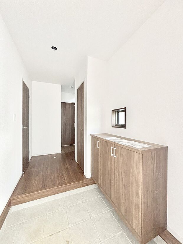 散らかりがちな玄関もスッキリの玄関収納付