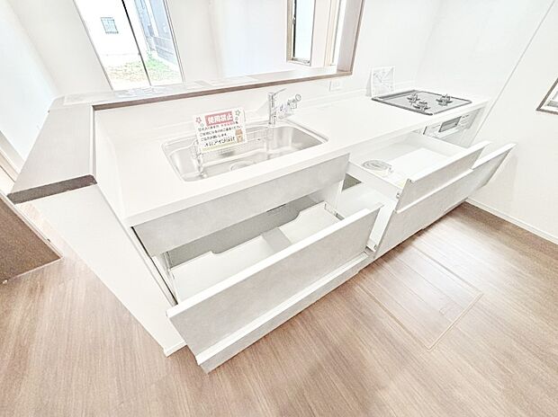 使いやすさを優先したスライド式収納タイプ！