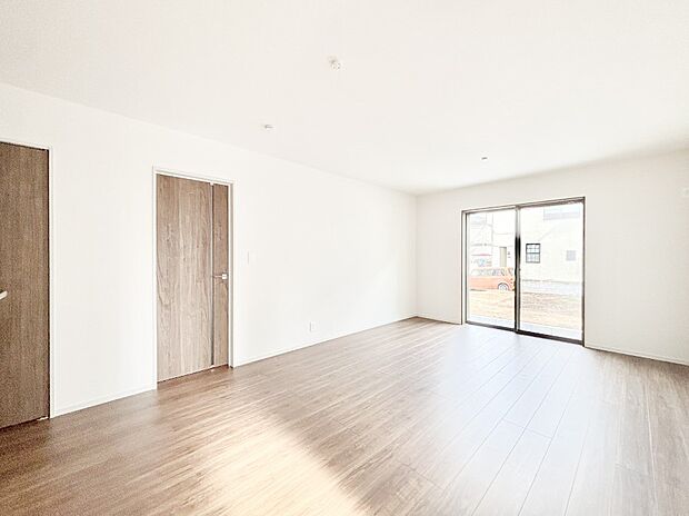 家族の笑顔が自然と生まれてくる、そんな雰囲気のダイニングに仕上がっています。