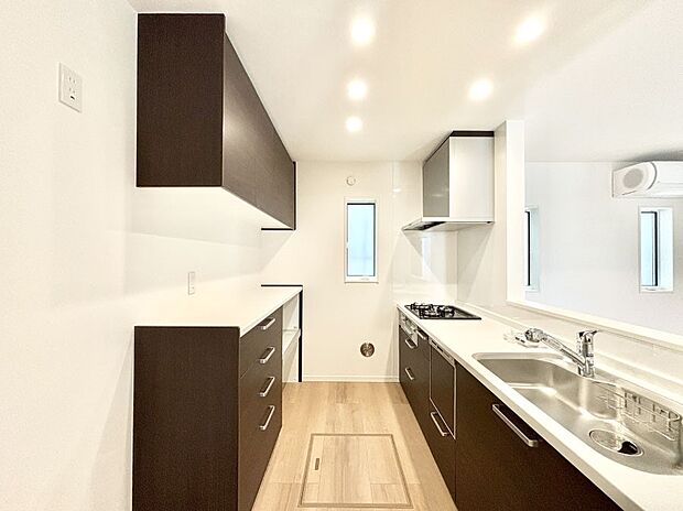 ゆとりあるキッチンではご家族と楽しくお料理ができます。