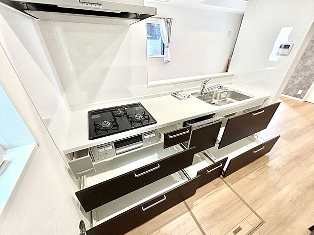 使いやすさを優先したスライド式収納タイプ!