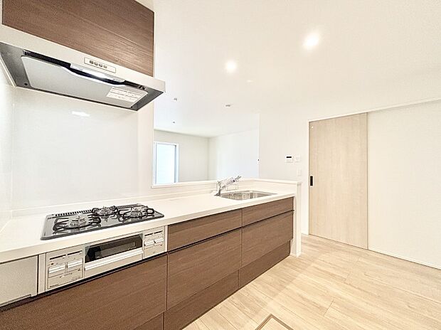 ゆとりあるキッチンではご家族と楽しくお料理ができます。