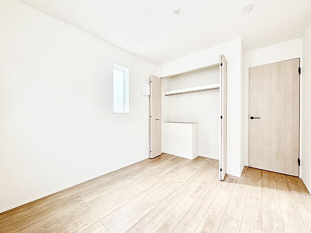 使いやすい形でベットや家具の置き方にも困ることもありません。 