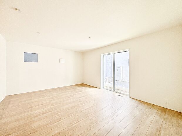 家族の笑顔が自然と生まれてくる、そんな雰囲気のダイニングに仕上がっています。