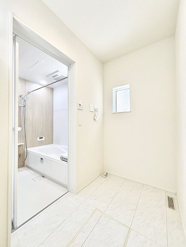 広々とゆとりのあるランドリースペース。  