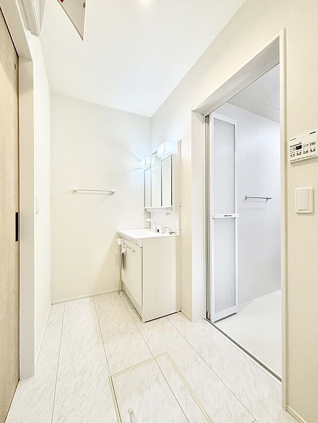 清潔感のある快適空間です。毎日の身支度も気持ち良くお使い頂けます。 