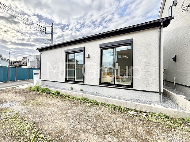 たっぷりの陽光と心地よい風が舞い込む住まい 