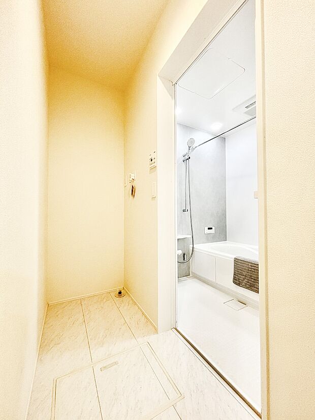 広々とゆとりのあるランドリースペース。  