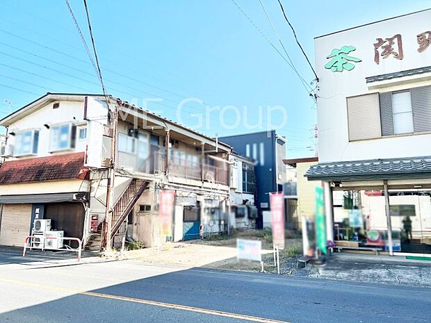 運転の苦手な方も安心の前道。ラクラク駐車。 