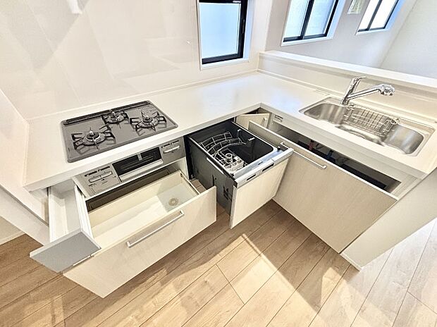 使いやすさを優先したスライド式収納タイプ!