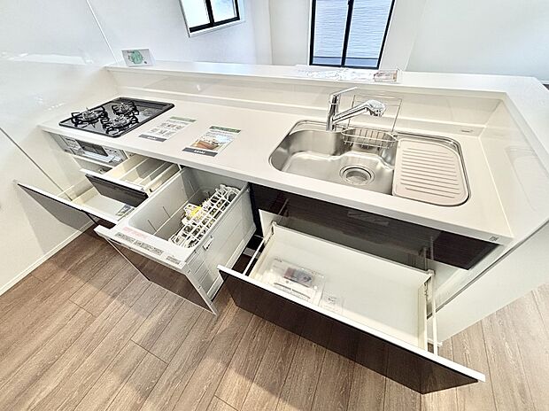 使いやすさを優先したスライド式収納タイプ！