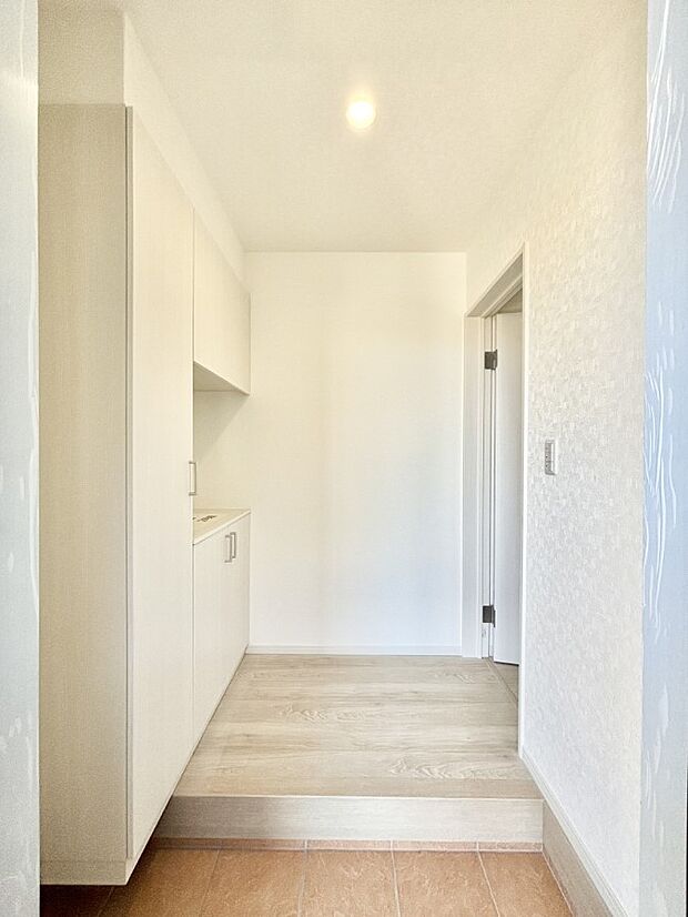 明るい玄関はお客様をお出迎えするのにぴったりです!