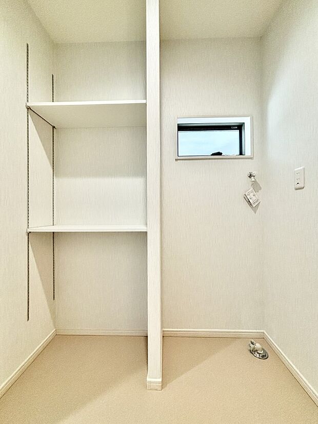 広々とゆとりのあるランドリースペース。