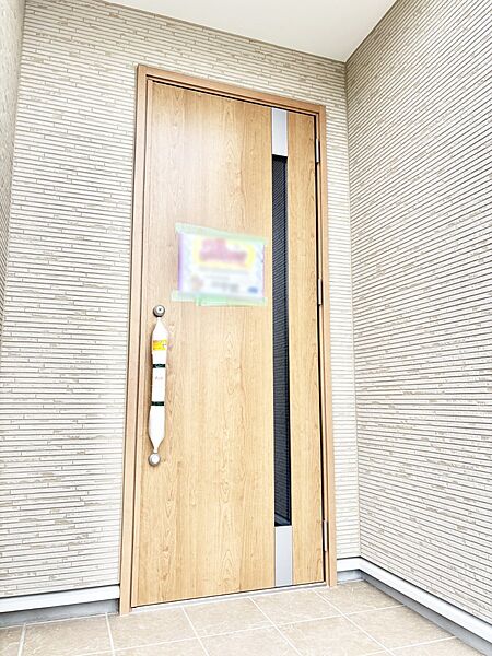 住まいの顔を演出する、玄関ドア。