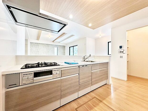 ゆとりあるキッチンではご家族と楽しくお料理ができます。