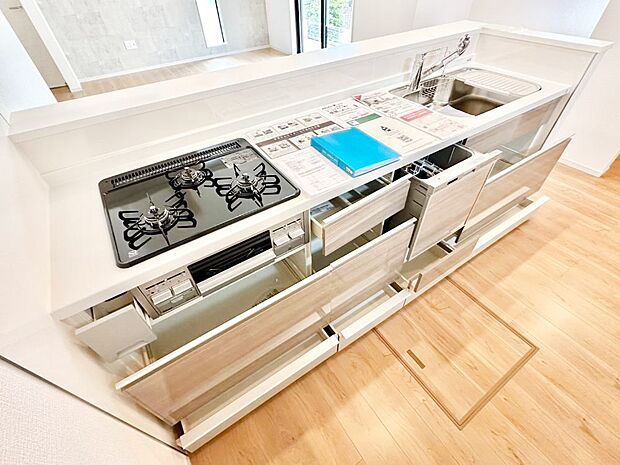 使いやすさを優先したスライド式収納タイプ!