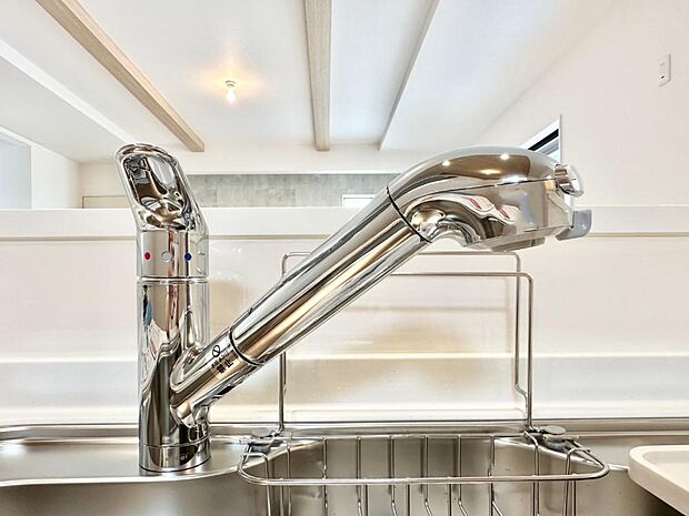 いつでも清潔なおいしいお水を。一つの水栓で水道水と浄水を使い分け。