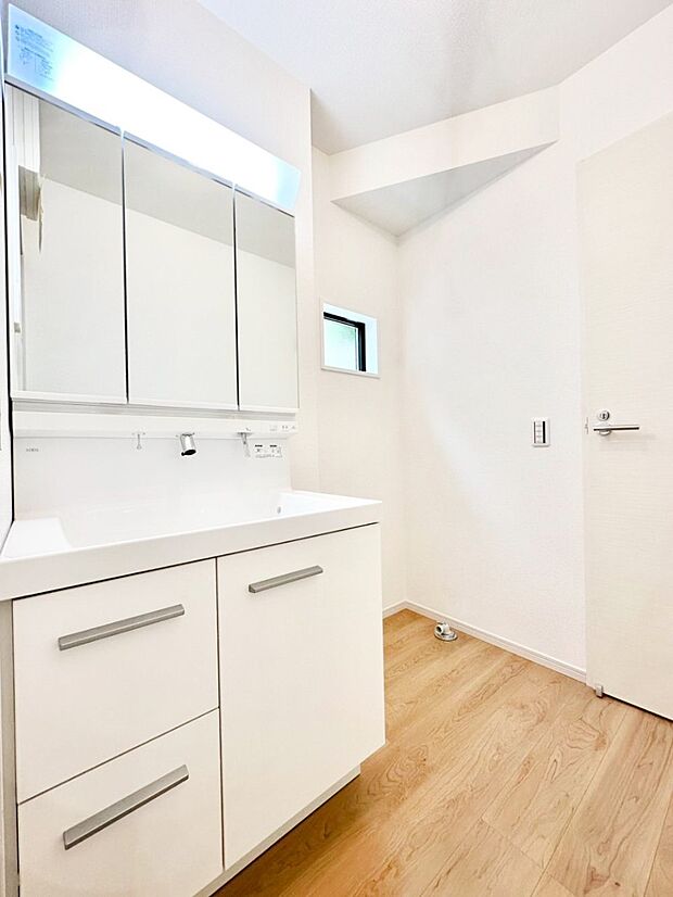 広々とゆとりのあるランドリースペース。