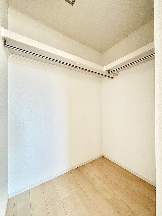 毎日の服選びが楽しくなるウォークインクローゼット