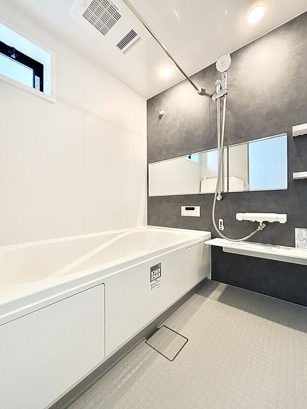 落ち着いた雰囲気でゆっくりお寛ぎいただけるバスルーム