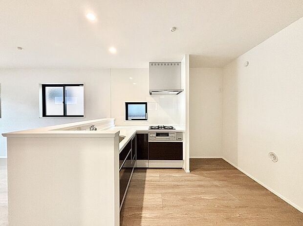 ゆとりあるキッチンではご家族と楽しくお料理ができます。