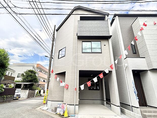 たっぷりの陽光と開放感に包まれる明るい住まい