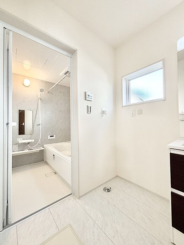 広々とゆとりのあるランドリースペース。    