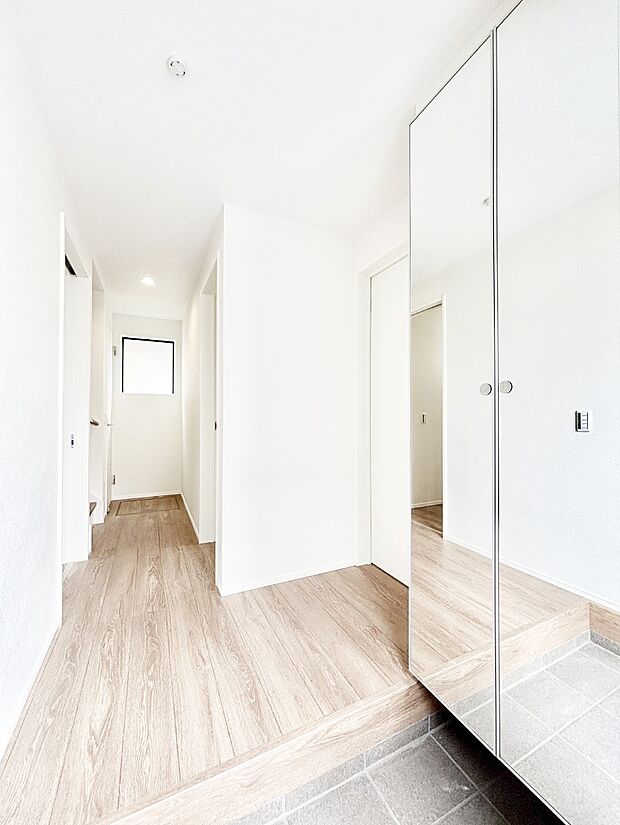 帰ってきてホッとする玄関!帰るのが楽しみになりますね