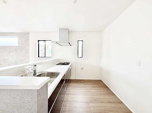 毎日使うキッチンだから、使いやすさ&お手入れのしやすさにこだわりました。