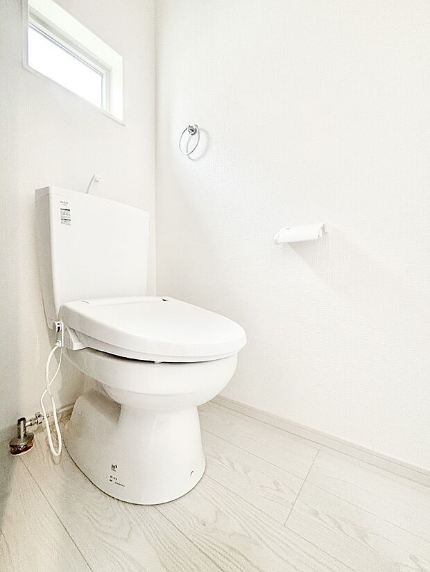 トイレは安心の2箇所！朝のバタバタも一安心です。 