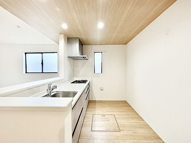 ゆとりあるキッチンではご家族と楽しくお料理ができます。  