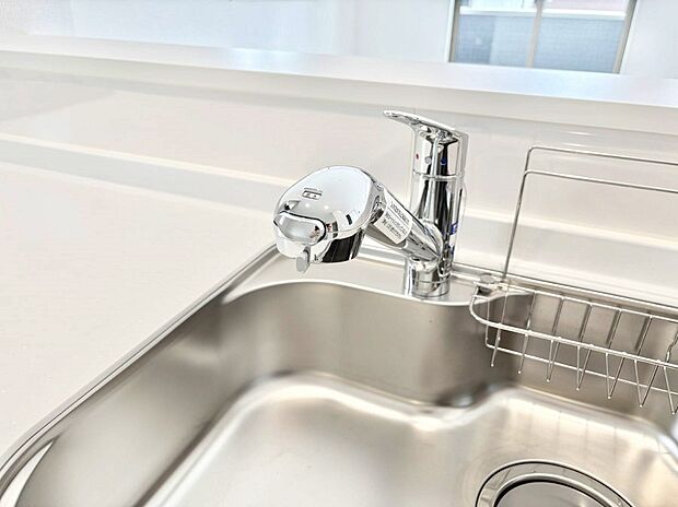 いつでも清潔なおいしいお水を。一つの水栓で水道水と浄水を使い分け。