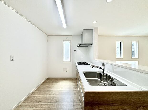 ゆとりあるキッチンではご家族と楽しくお料理ができます。