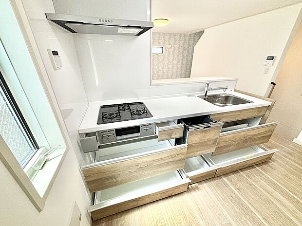 使いやすさを優先したスライド式収納タイプ!