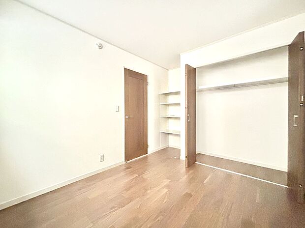 子供部屋にもおすすめな収納スペースたっぷりの居室