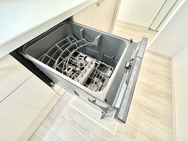 面倒なお片づけは食洗機にお任せ！家事の負担が減って、時間にも気持ちにもゆとりができます。