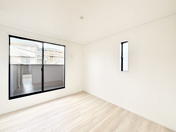 日当たりのいいお部屋は気持ちがいいですね。 