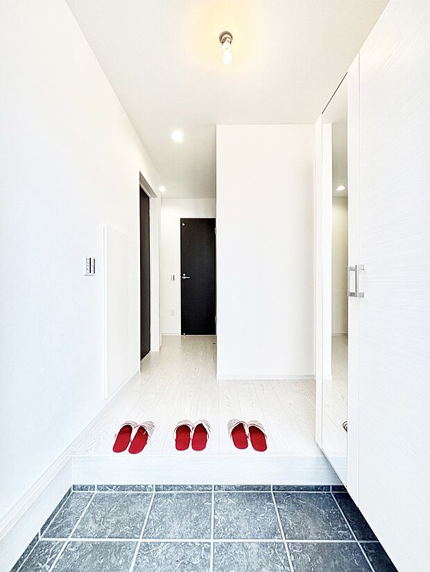 家族の帰宅やお客様をあたたかく迎える玄関