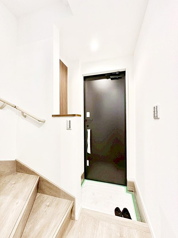 開放感を感じられる明るい玄関